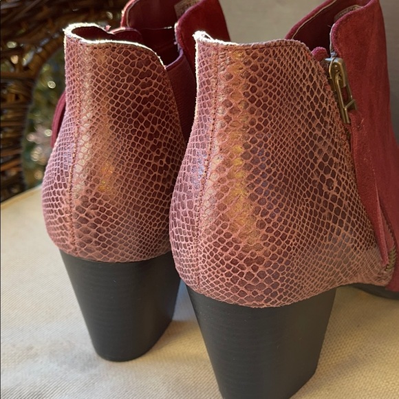 Vionic Anne Boot 11 - Great condition - Picture 5 of 7